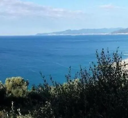 In Mit Grossem Garten * Finale Ligure