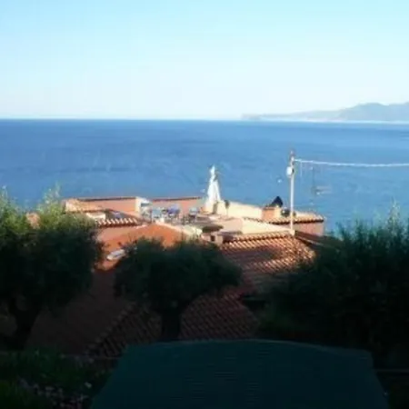 In Mit Grossem Garten Appartamento Finale Ligure