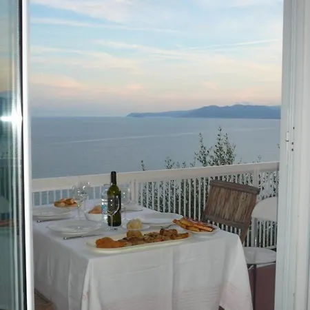 Appartamento In Mit Grossem Garten Finale Ligure