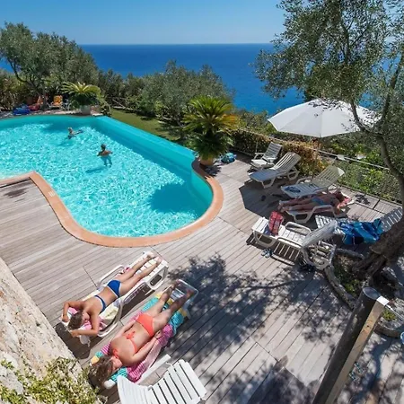 In Mit Grossem Garten Διαμέρισμα *